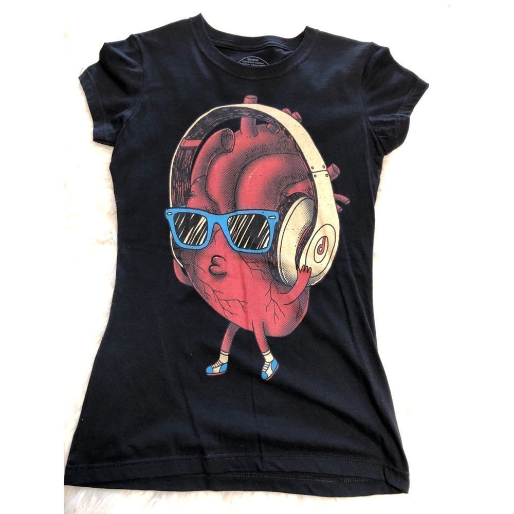 DBH Listen to your heart TShirt